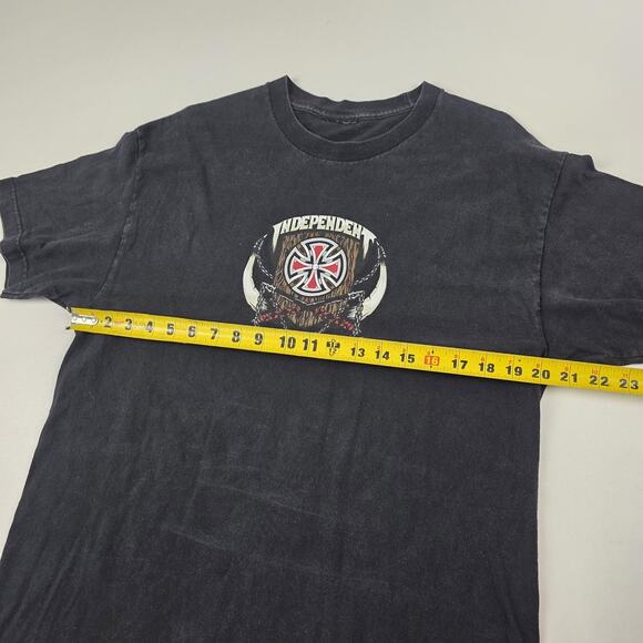 Vintage Independent Shirt Mens Medium Black Chris Haslam Skateboarding Tee Faded - Picture 5 of 10